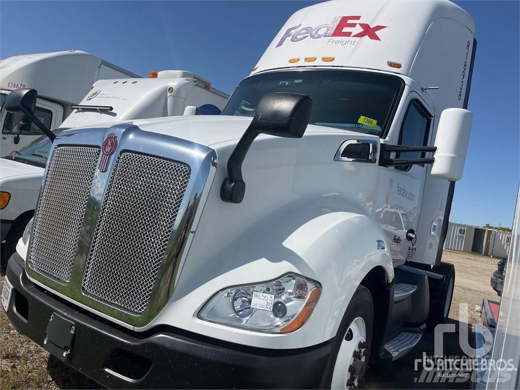 Kenworth T680 Τράκτορες