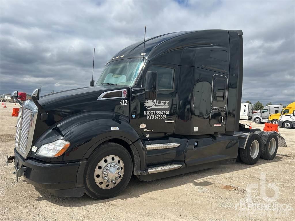 Kenworth T680 Τράκτορες
