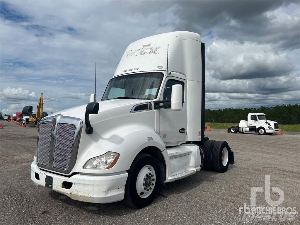 Kenworth T680 Τράκτορες