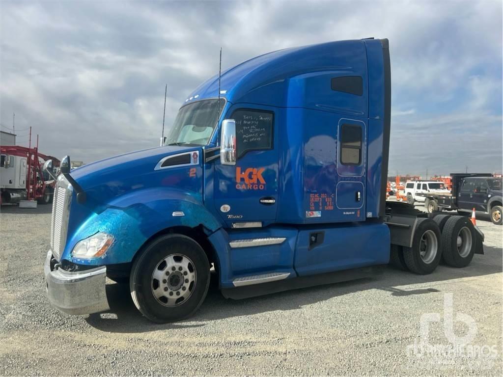 Kenworth T680 Τράκτορες