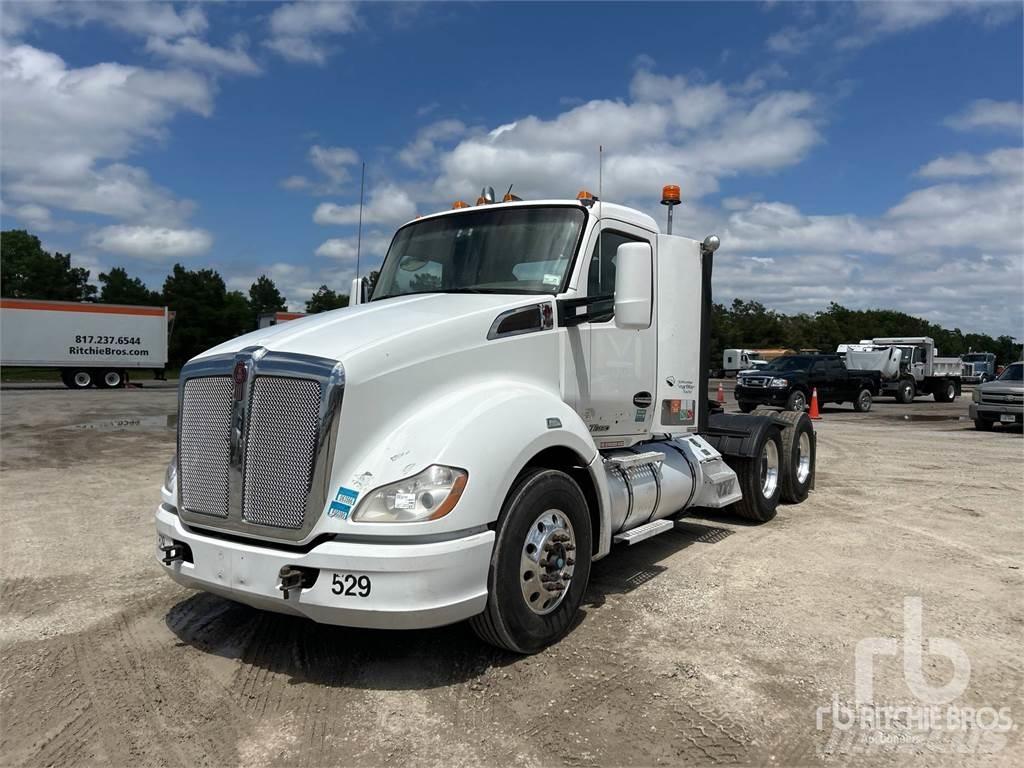 Kenworth T680 Τράκτορες