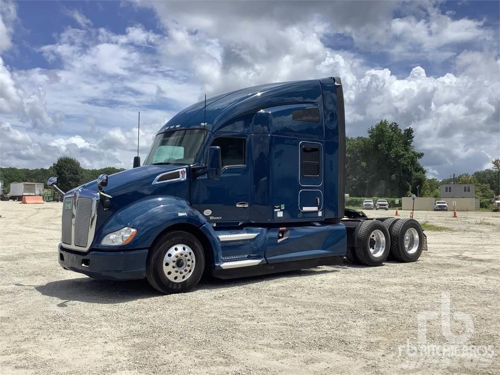 Kenworth T680 Τράκτορες
