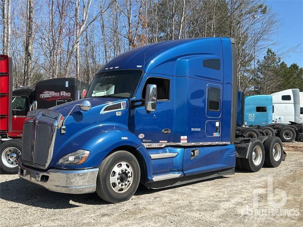 Kenworth T680 Τράκτορες
