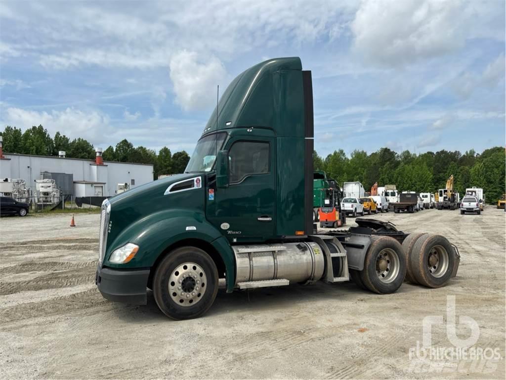 Kenworth T680 Τράκτορες