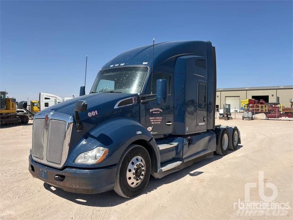 Kenworth T680 Τράκτορες