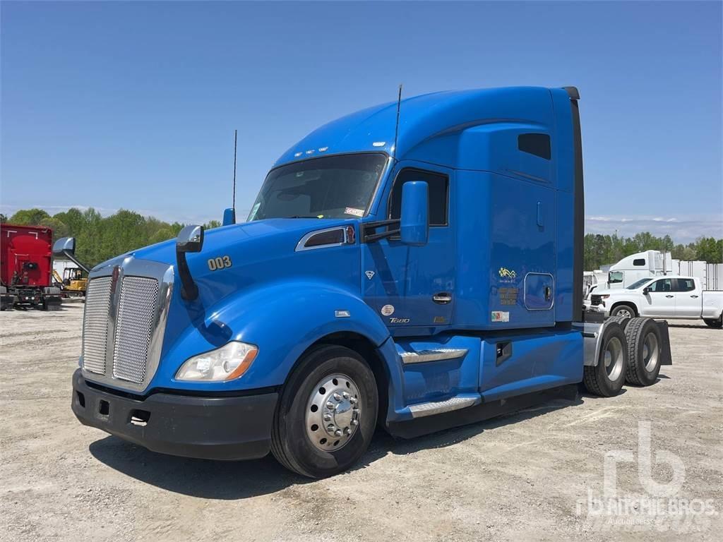 Kenworth T680 Τράκτορες
