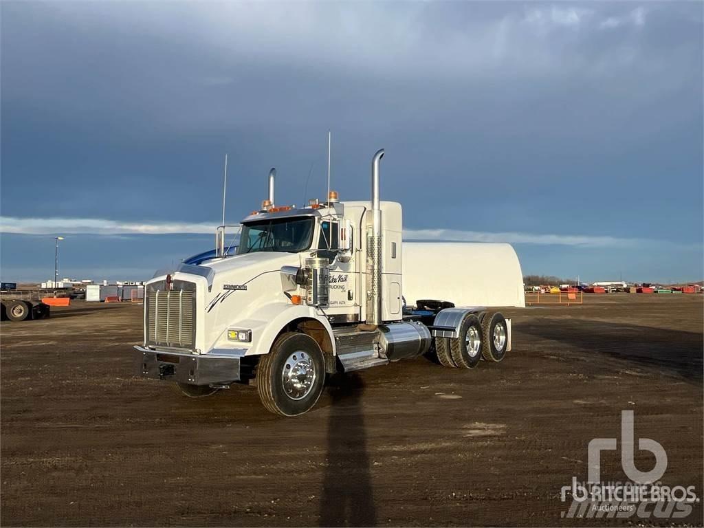 Kenworth T800 Τράκτορες