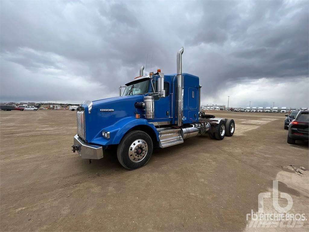 Kenworth T800 Τράκτορες