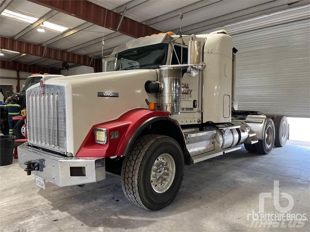 Kenworth T800B Τράκτορες