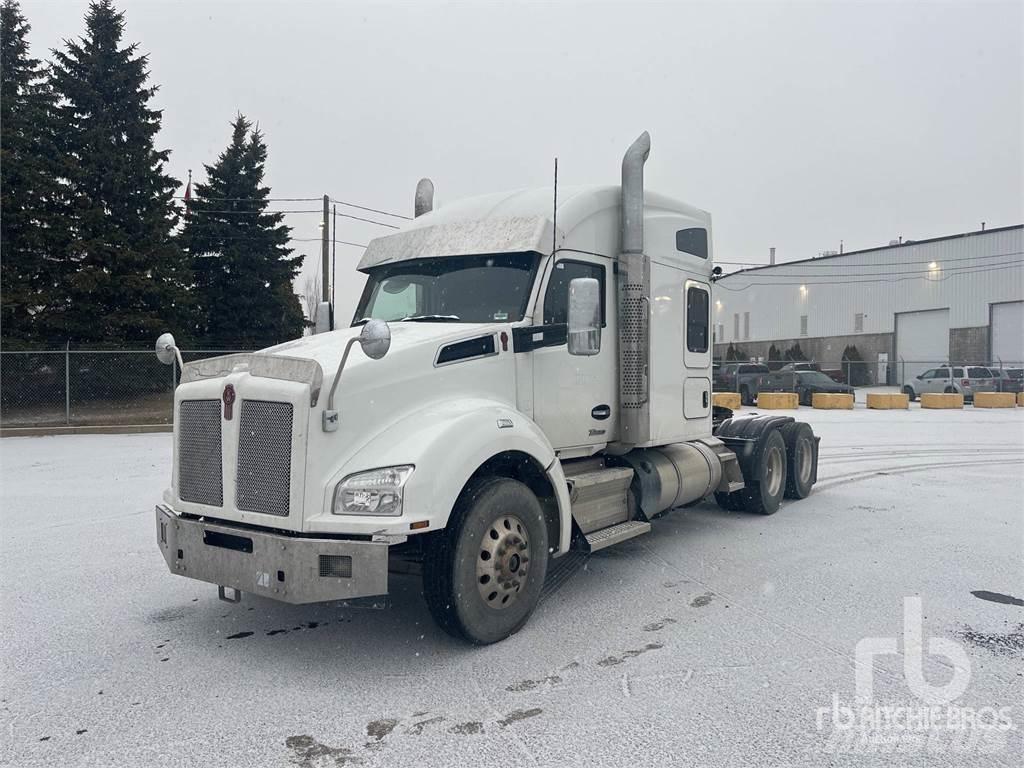 Kenworth T880 Τράκτορες