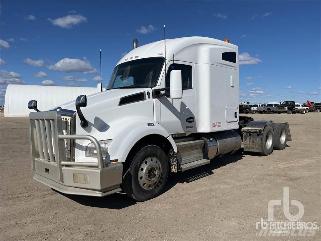 Kenworth T880 Τράκτορες