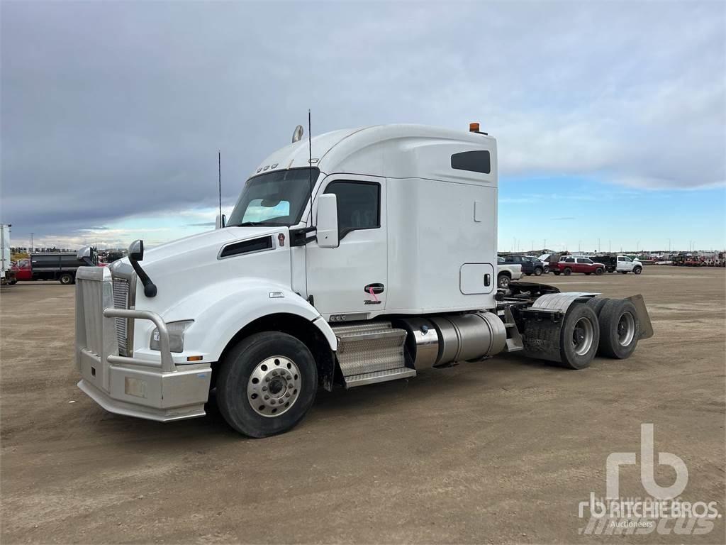 Kenworth T880 Τράκτορες