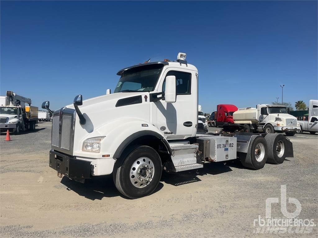 Kenworth T880 Τράκτορες