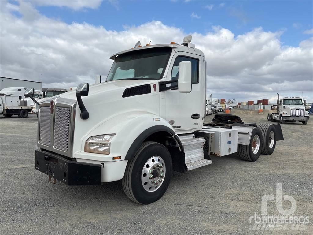 Kenworth T880 Τράκτορες