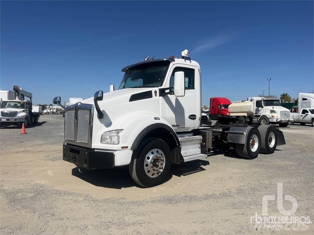 Kenworth T880 Τράκτορες