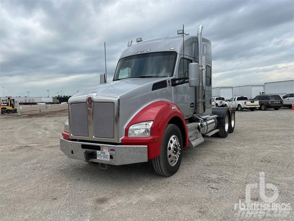 Kenworth T880 Τράκτορες