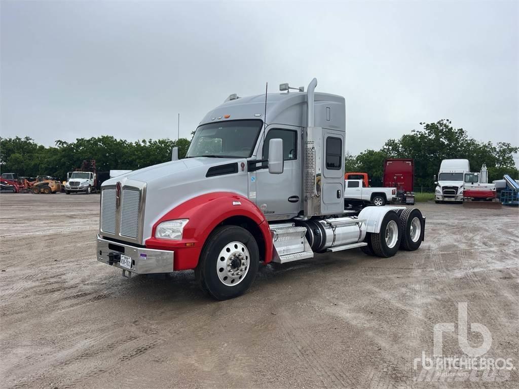 Kenworth T880 Τράκτορες