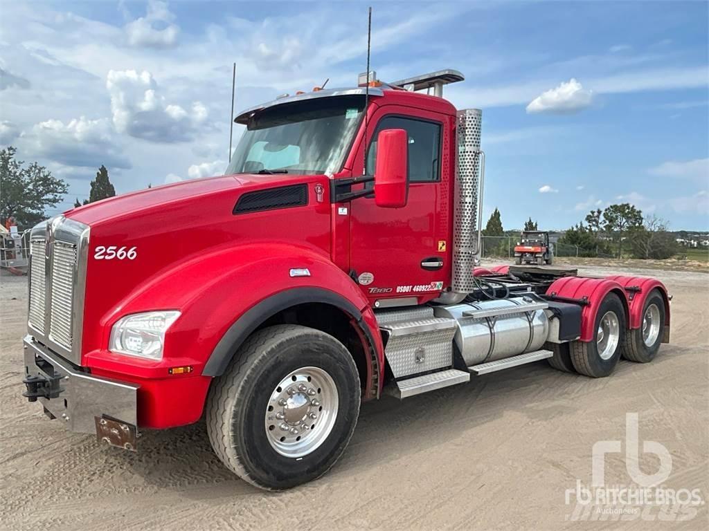 Kenworth T880 Τράκτορες