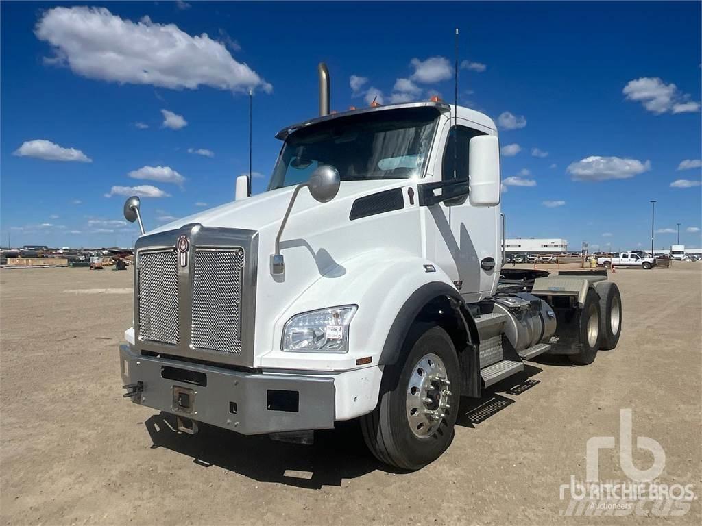 Kenworth T880 Τράκτορες