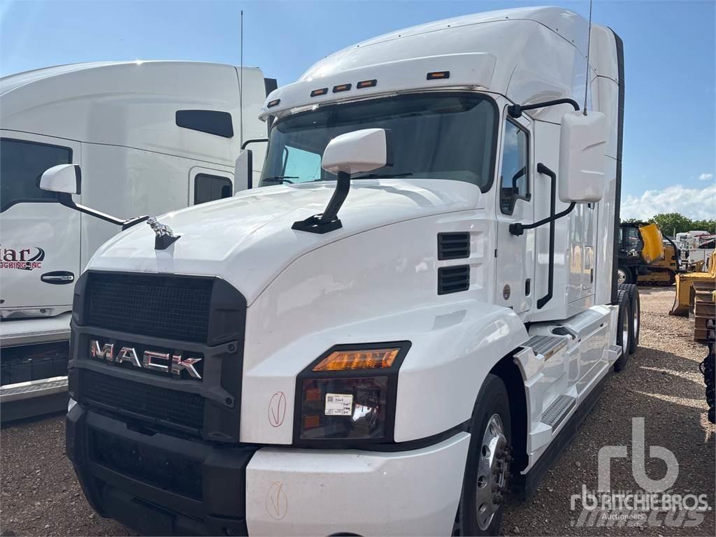 Mack AN64T Τράκτορες