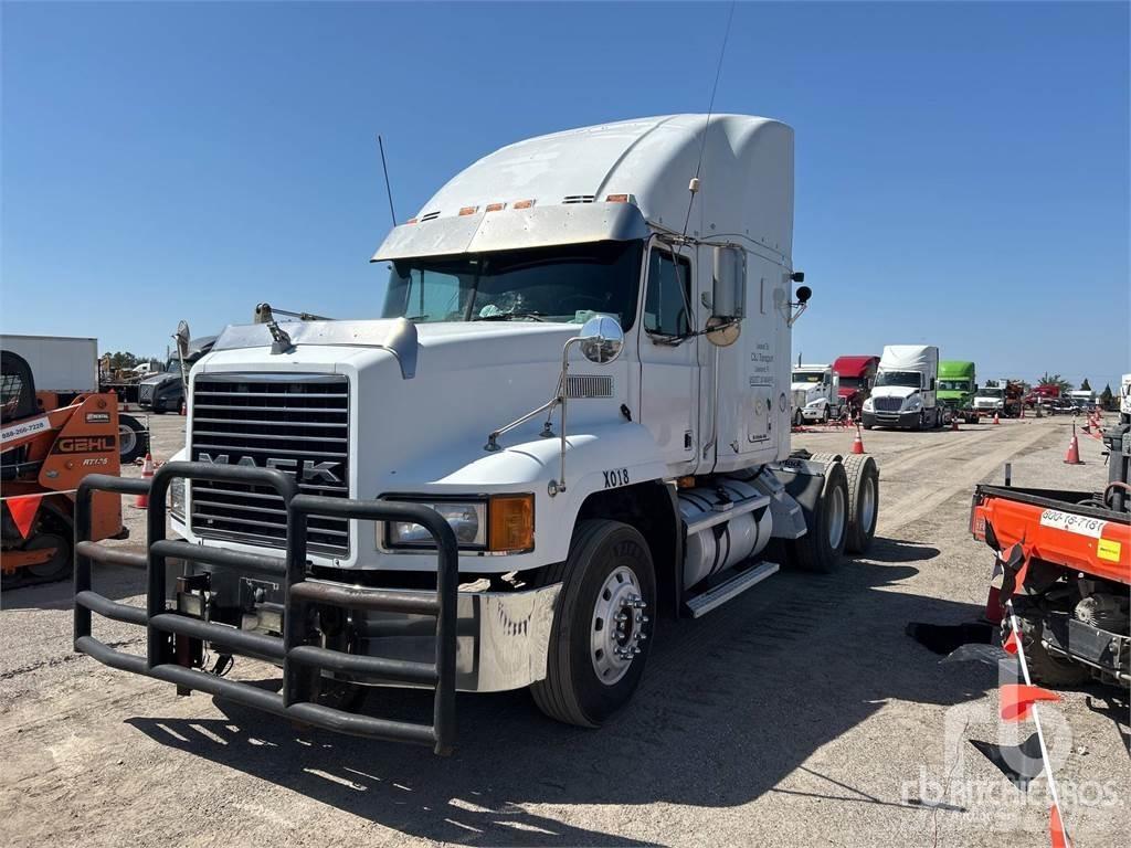 Mack CH613 Τράκτορες