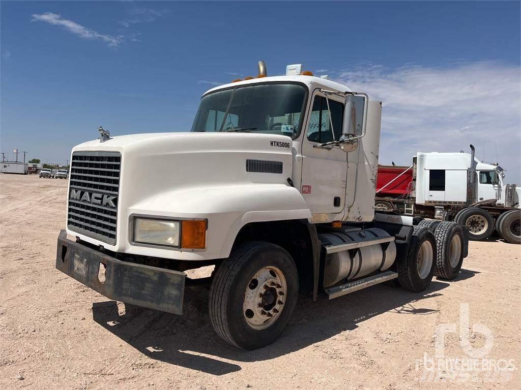 Mack CH613 Τράκτορες