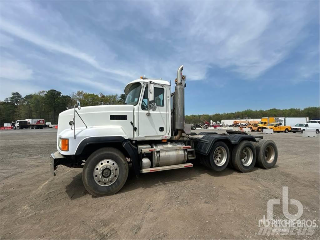 Mack CL733 Τράκτορες