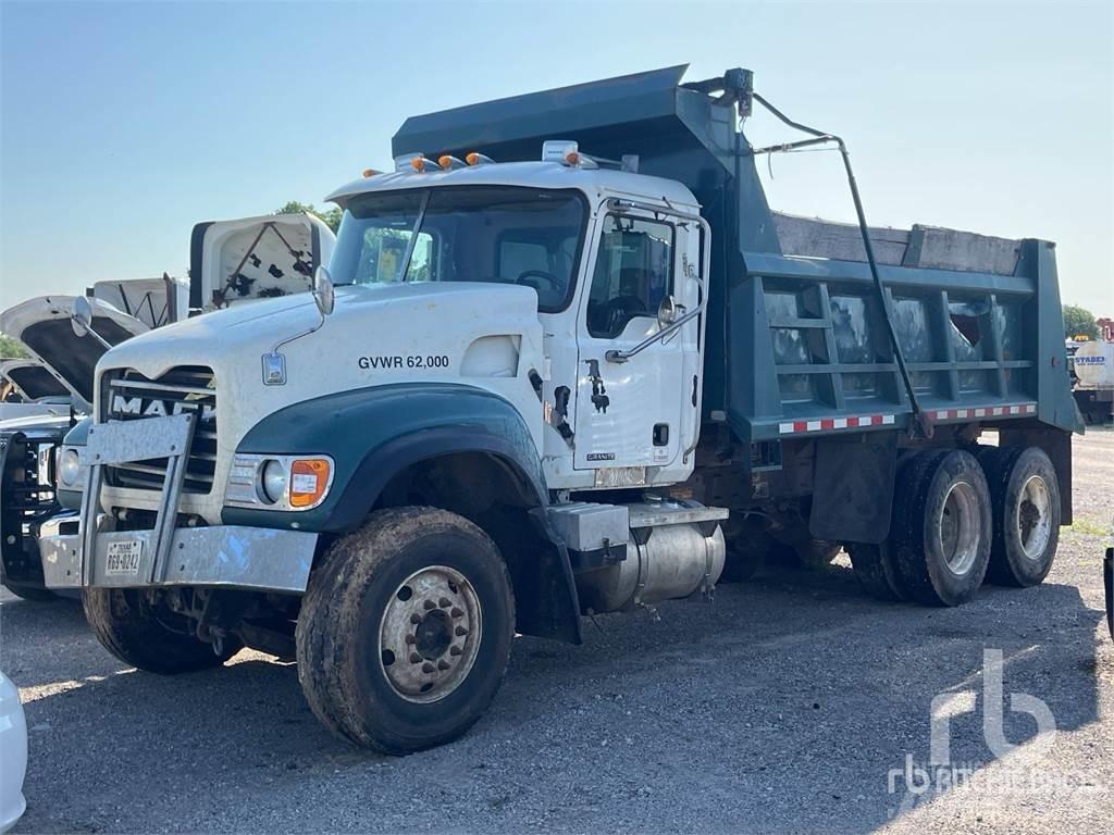Mack CV713 Φορτηγά Ανατροπή