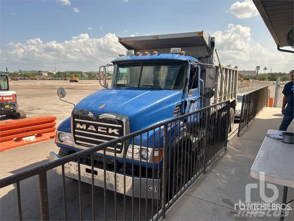 Mack CV713 Φορτηγά Ανατροπή