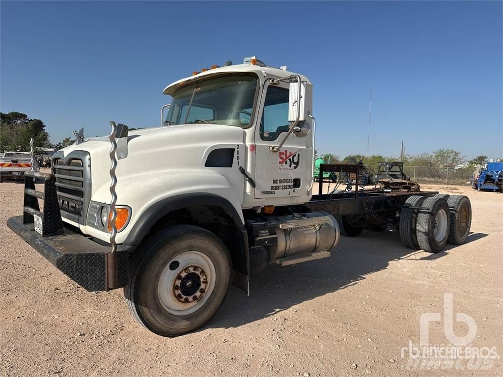 Mack CV713 Τράκτορες