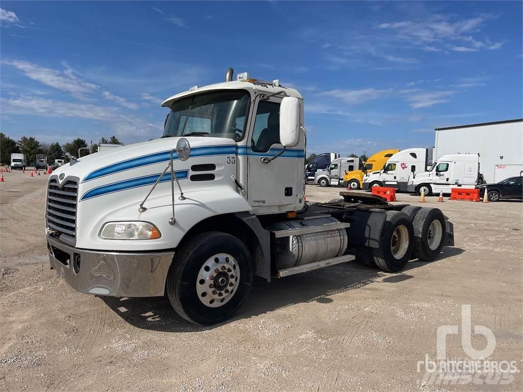 Mack CXN613 Τράκτορες