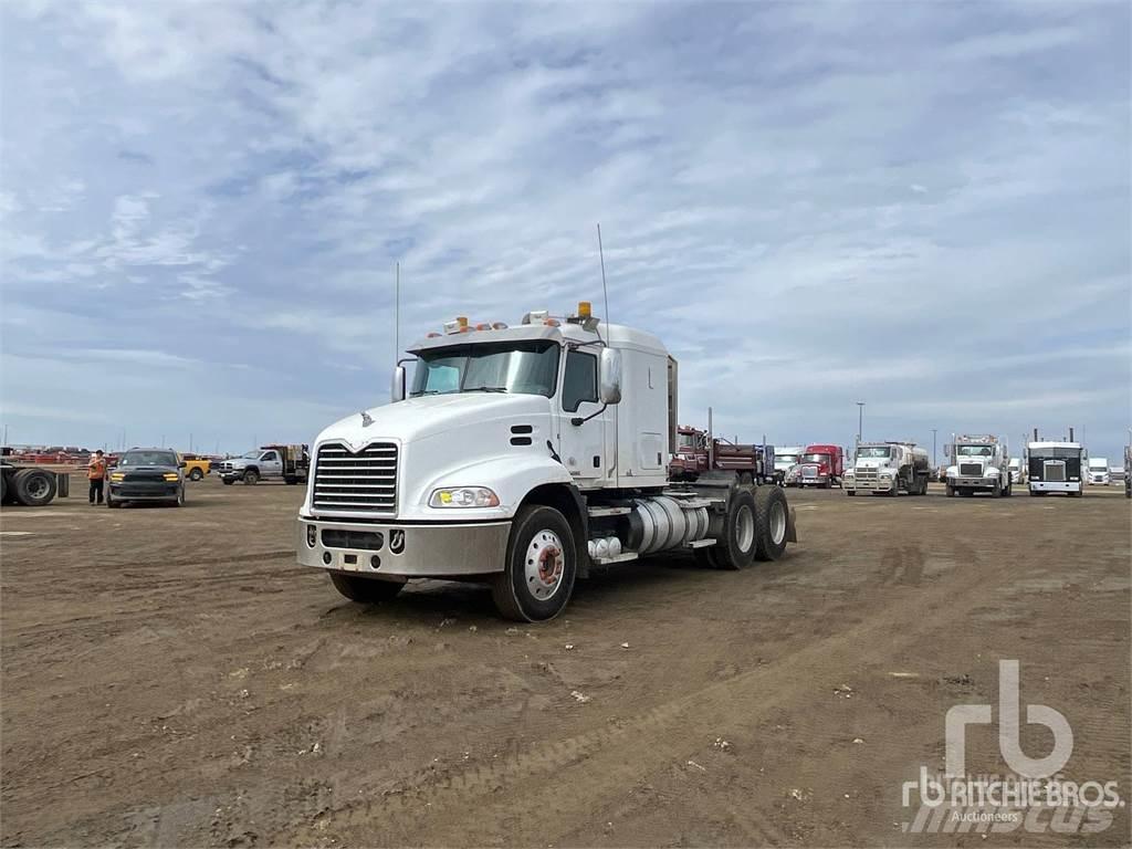 Mack CXU613 Τράκτορες