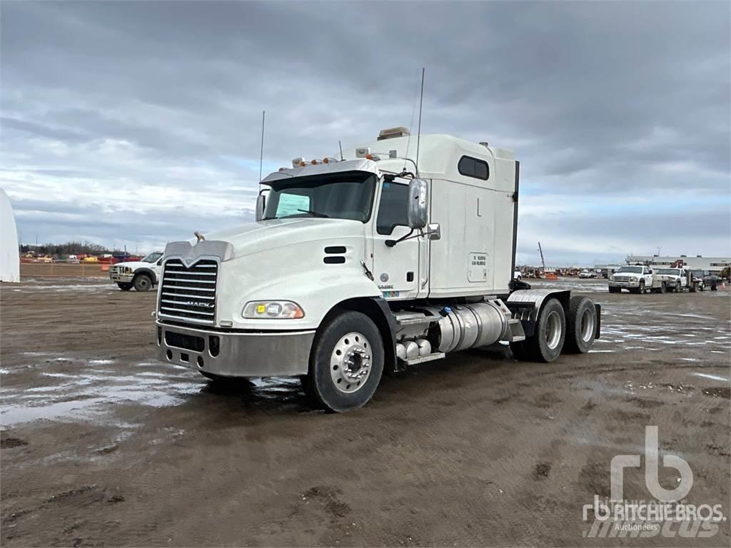 Mack CXU613 Τράκτορες