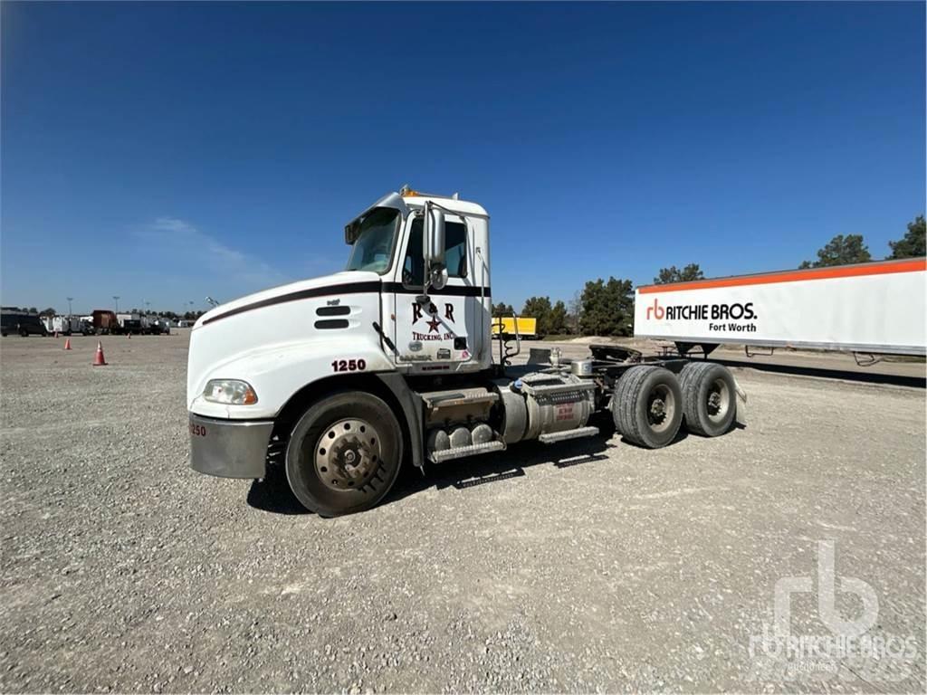 Mack CXU613 Τράκτορες