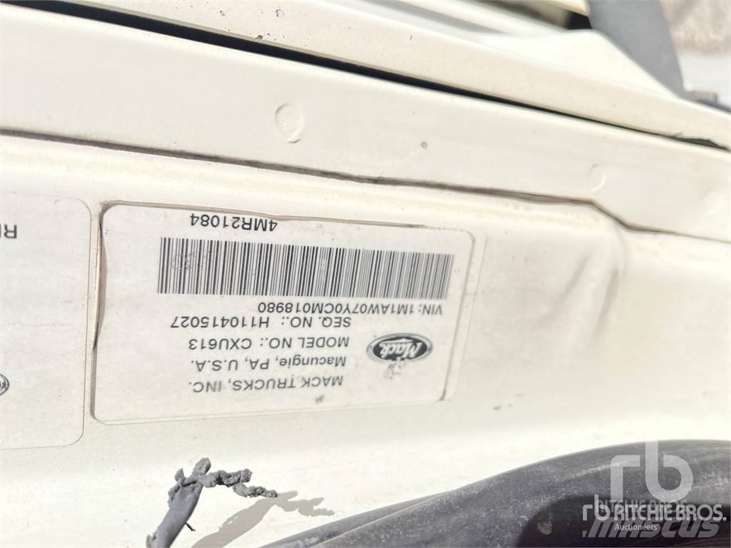 Mack CXU613 Τράκτορες