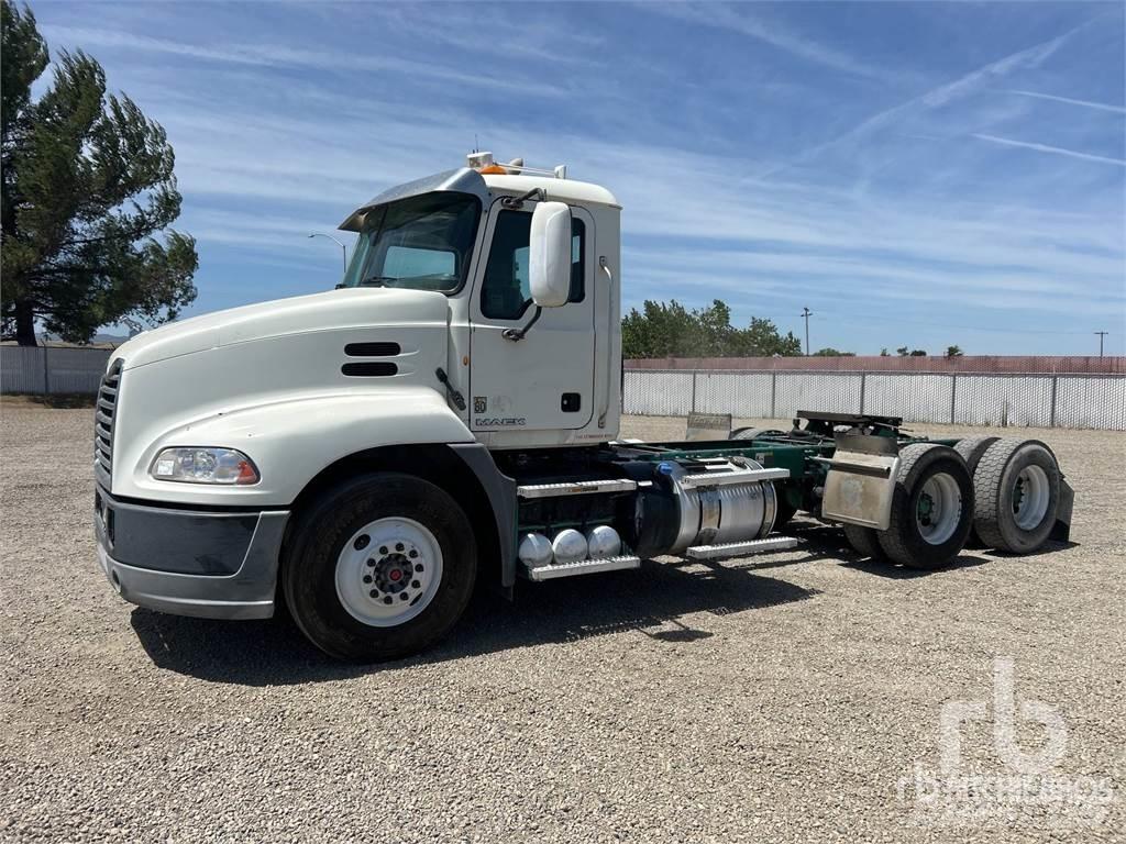 Mack CXU613 Τράκτορες