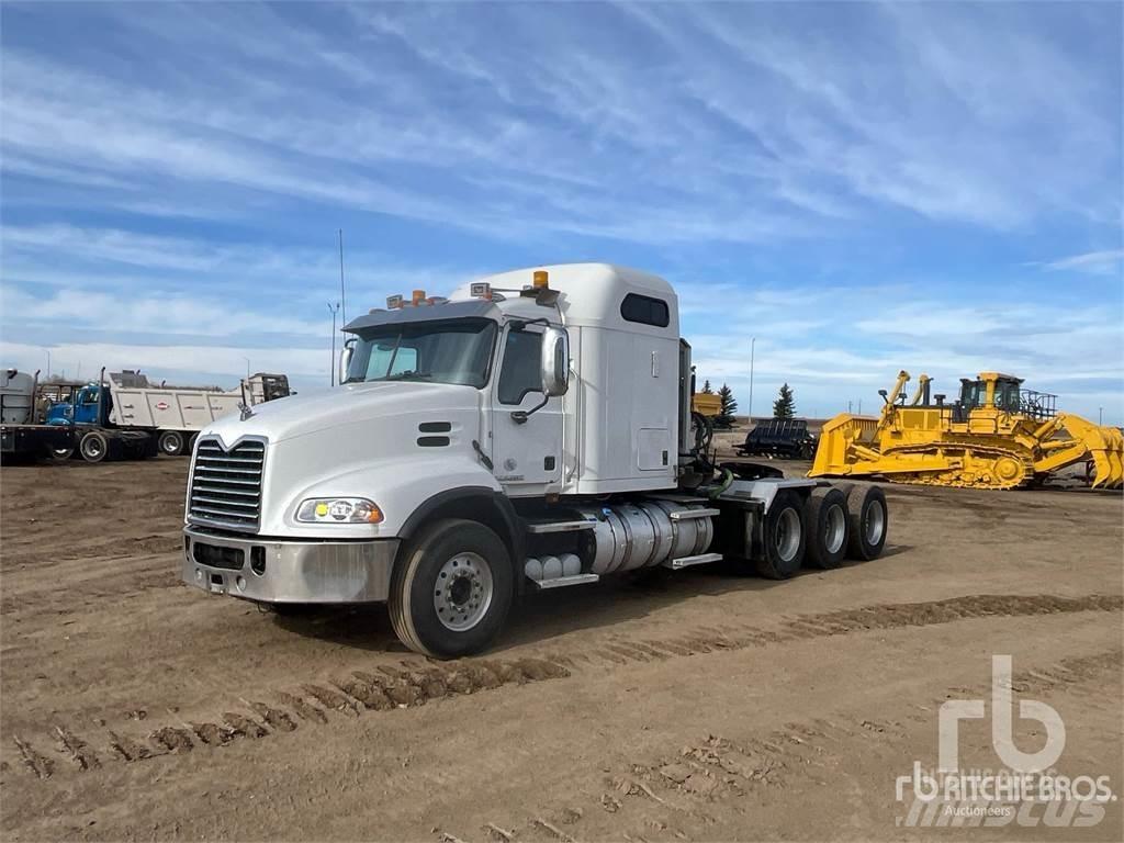 Mack CXU614 Τράκτορες