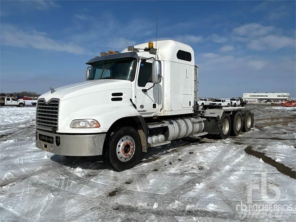 Mack CXU614 Τράκτορες