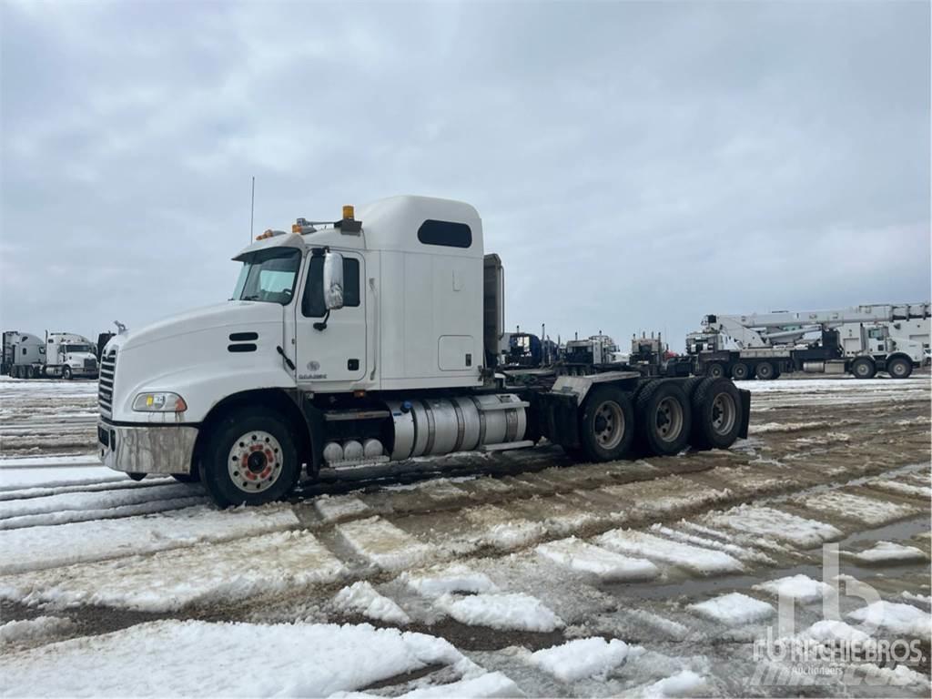 Mack CXU614 Τράκτορες