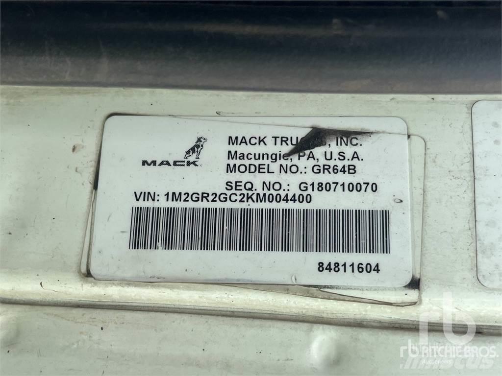 Mack GR64B Φορτηγά με γερανό & γάτζο