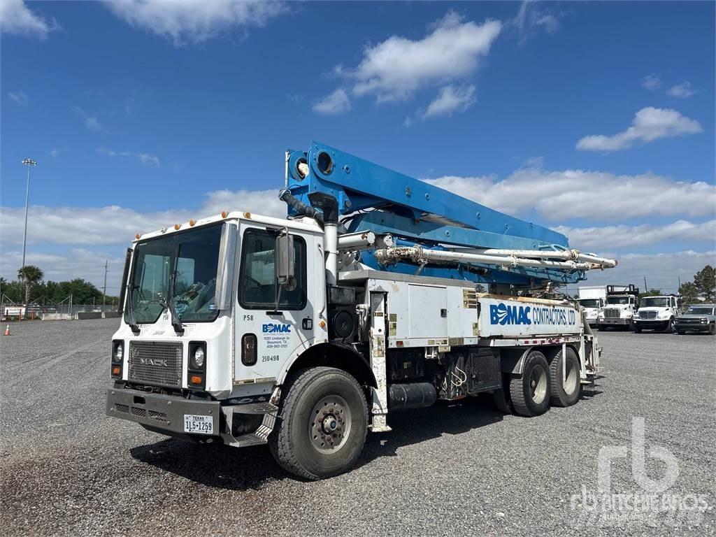 Mack MR688S Φορτηγά-Μπετονιέρες