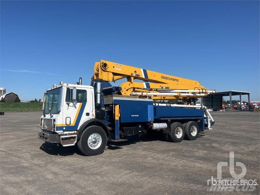 Mack MR688S Φορτηγά-Μπετονιέρες