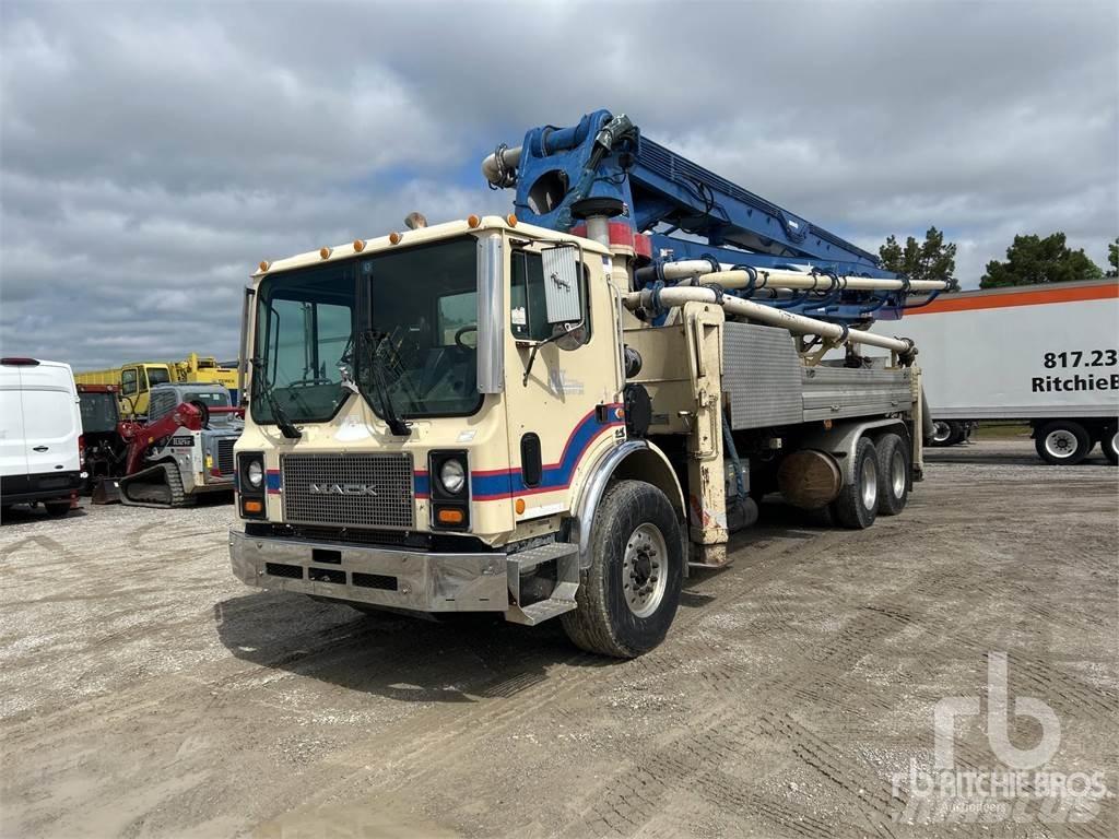 Mack MR688S Φορτηγά-Μπετονιέρες
