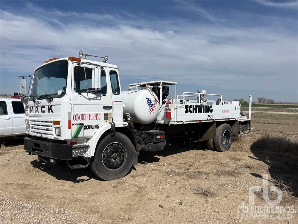 Mack MS200 Φορτηγά-Μπετονιέρες