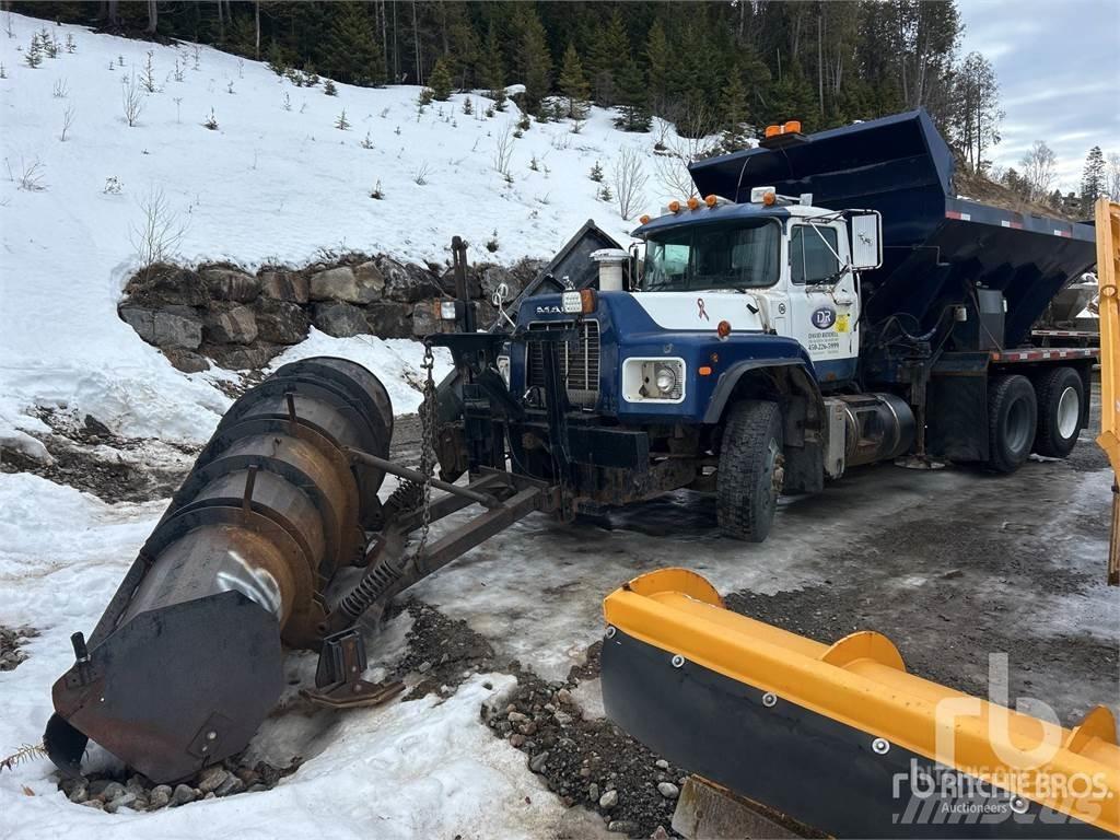 Mack RB688S Εκχιονιστήρες και χιονοδιώχτες