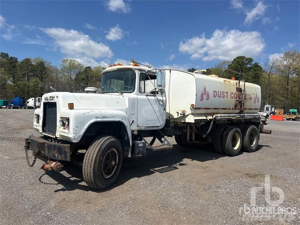 Mack RD685S Βυτία νερού