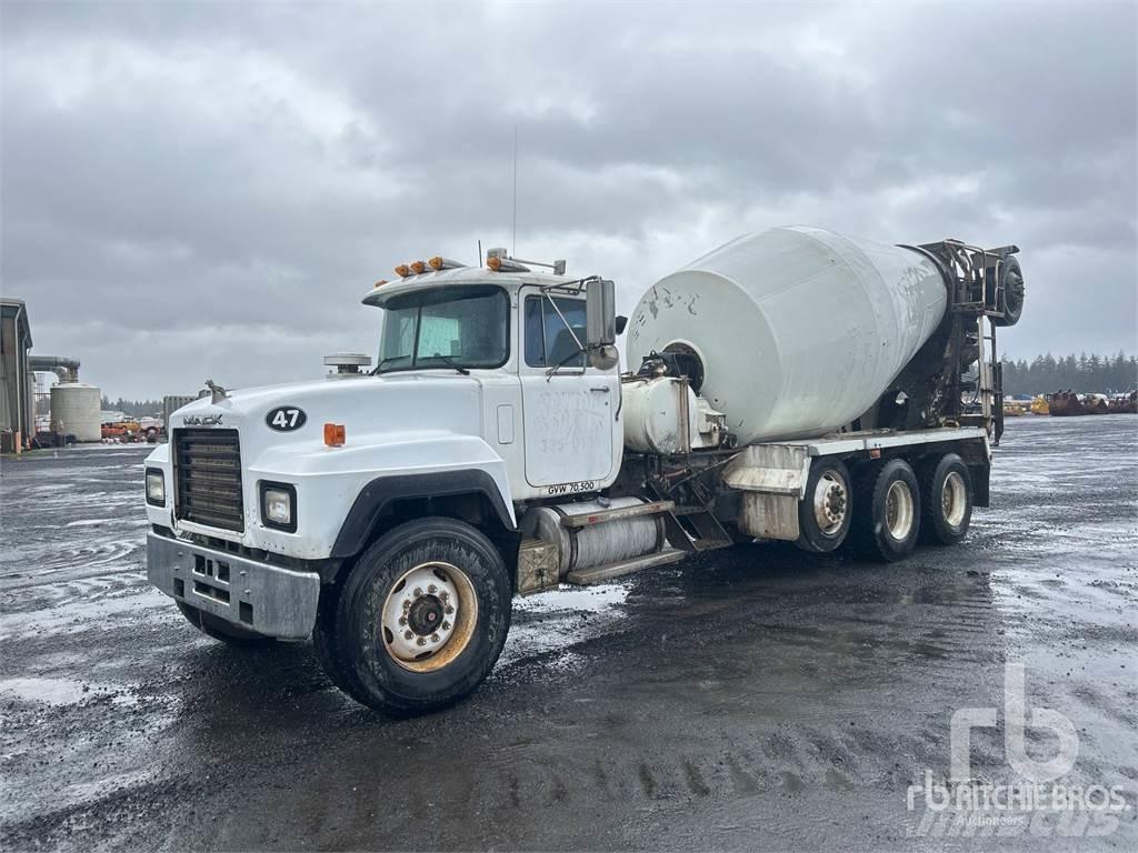Mack RD690S Φορτηγά-Μπετονιέρες