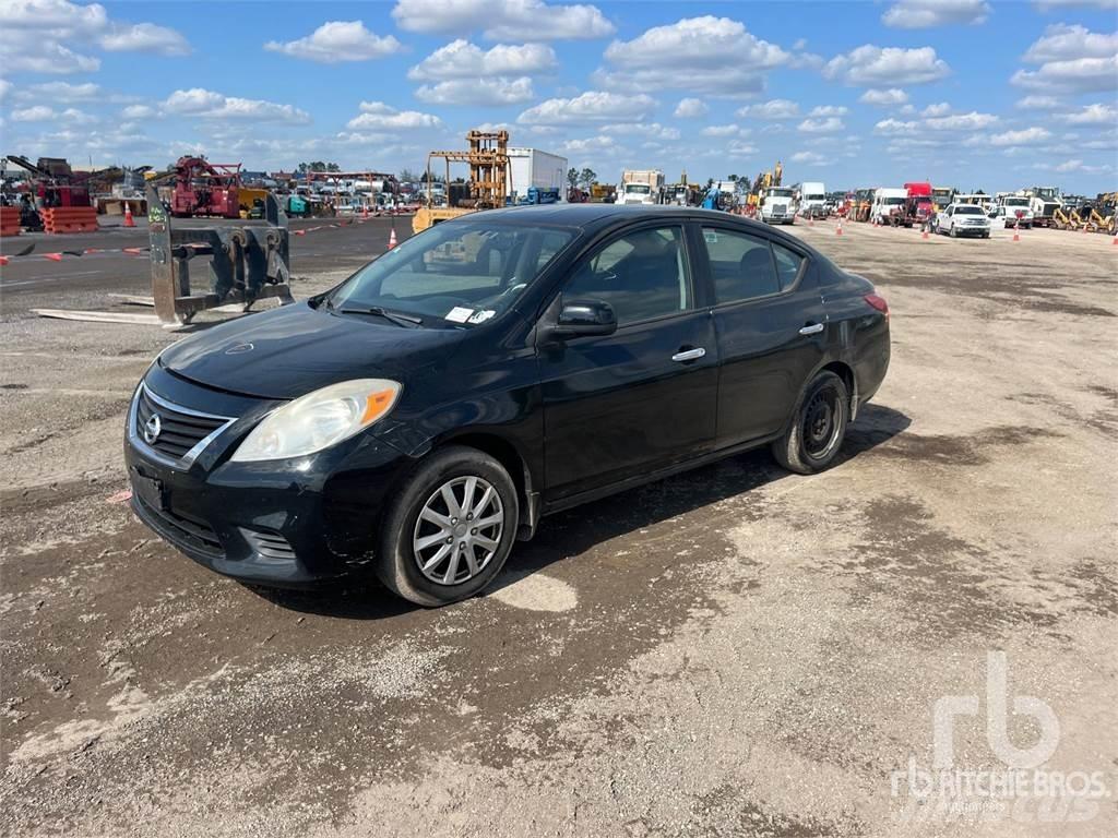 Nissan VERSA Αυτοκίνητα