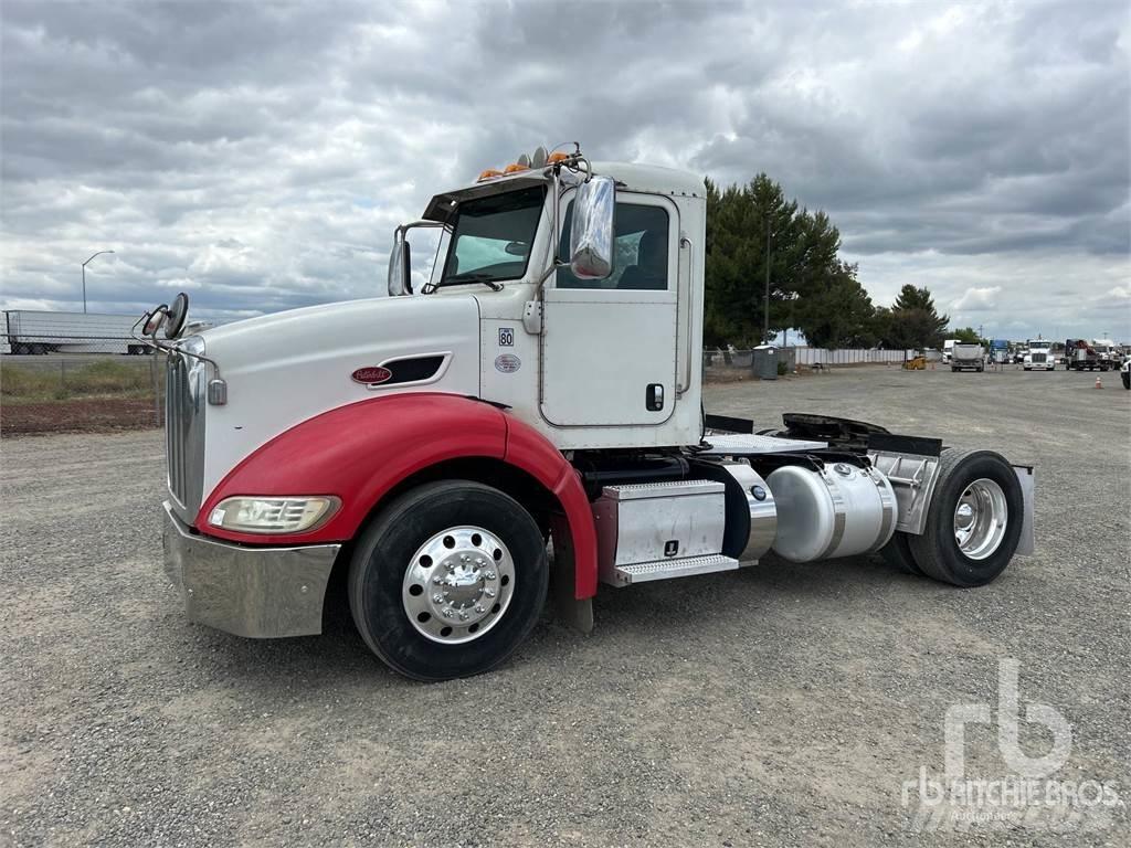 Peterbilt 384 Τράκτορες