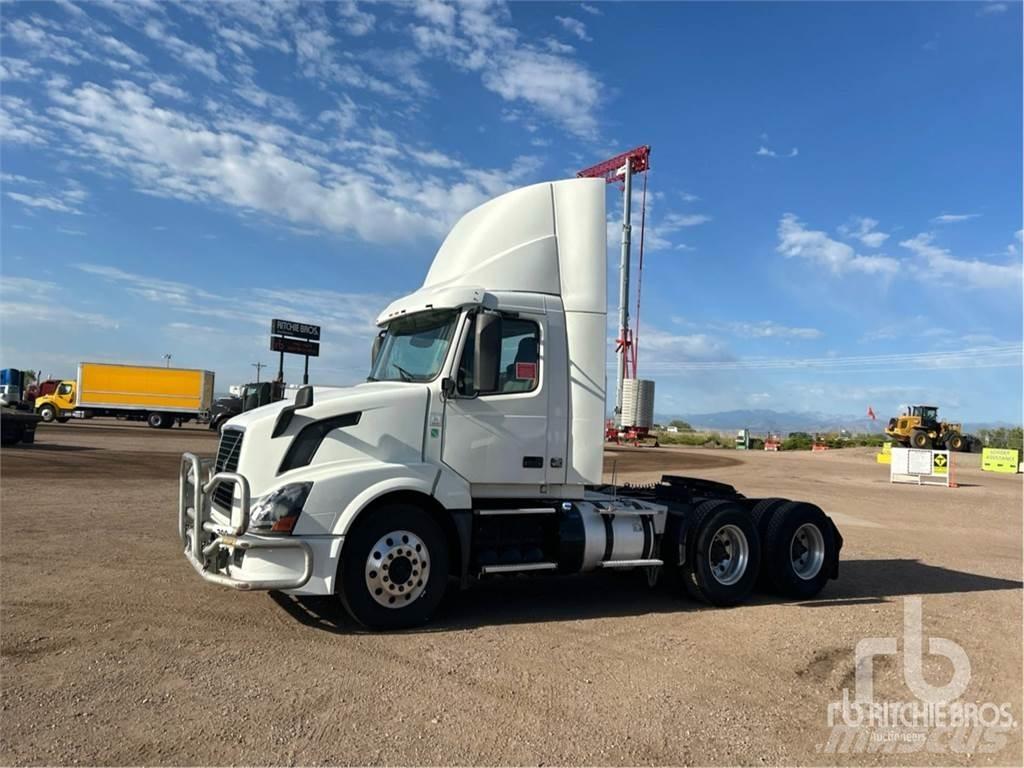 Volvo VNL300 Τράκτορες